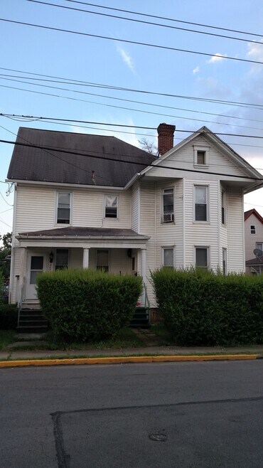 Building Photo - 332 Franklin St