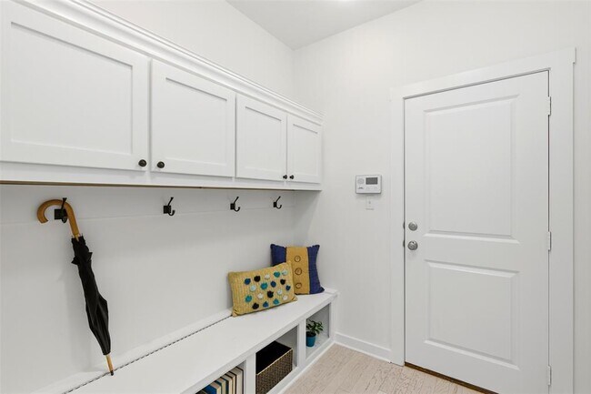 Building Photo - 108 Orchard Park Dr