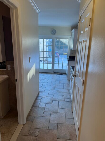 Building Photo - 284 Semton Blvd