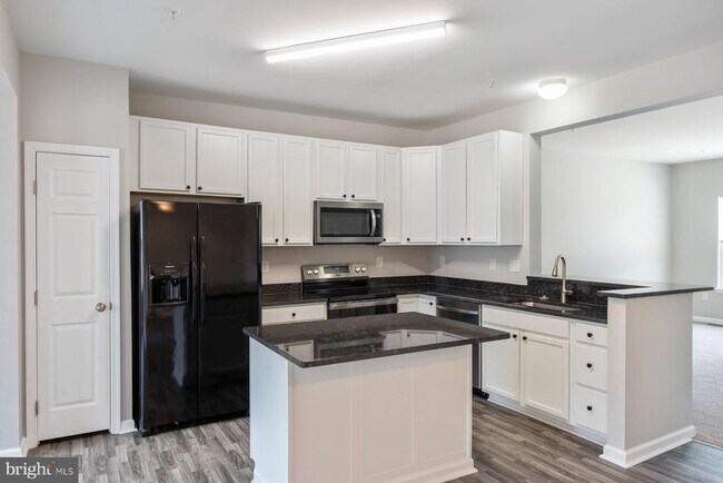 Building Photo - 947 Chase Walk