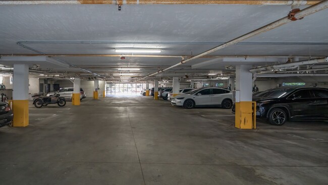 Building Photo - Stunning 3 Bedroom/ 3 Bathroom $5,900/mo.