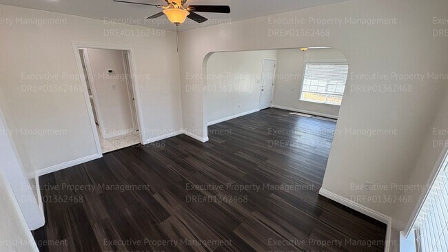 Building Photo - 2 bedroom 1 bathroom house located in the 93307 zipcode near E Brundage Ln/ Madison St