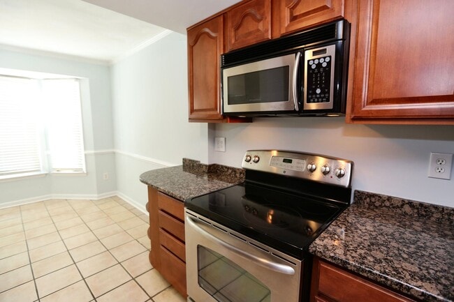 Building Photo - Upgraded Condo at Chic's beach!! Updated K...