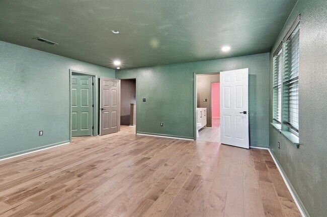 Building Photo - 119 N Kanaio Dr