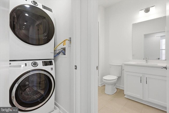 Building Photo - 3016 S Northbank Pl