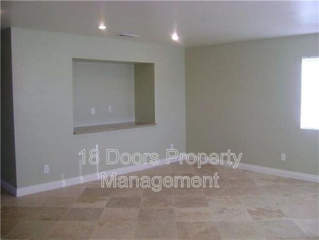 Building Photo - 5155 Tipton St