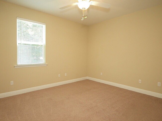 Building Photo - Hamptons on High – 4 Bedroom / 4 Bathroom Student Townhome Near FSU & TSC!