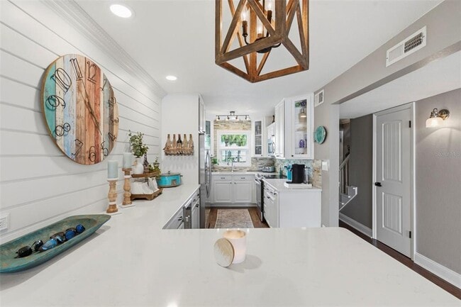 Building Photo - 4751 Coquina Key Dr SE