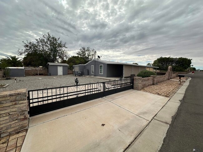 Building Photo - 13440 E 46th St