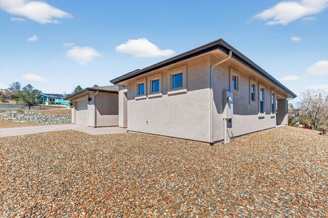 Building Photo - Brand New Home in Beautiful Prescott!