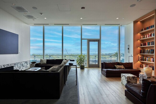 Building Photo - 1000 S Michigan Ave