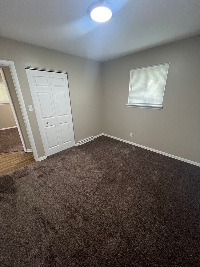 Building Photo - Updated, 2 Bedroom Ranch with Full Basement