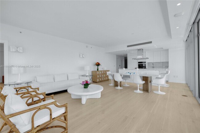 Building Photo - 3737 Collins Ave