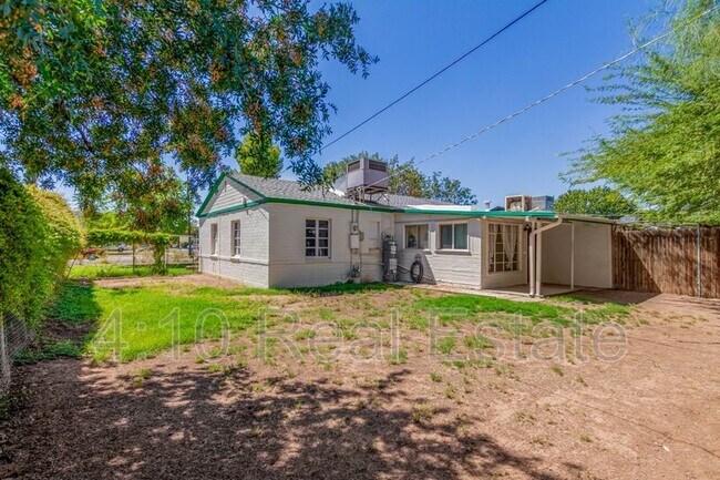 Building Photo - 208 W Glenrosa Ave