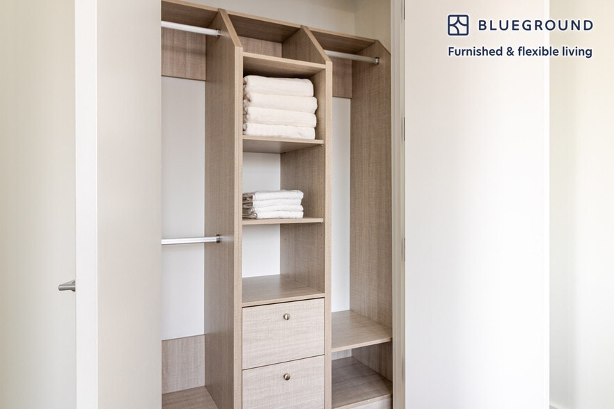 Building Photo - 42-10 27th St