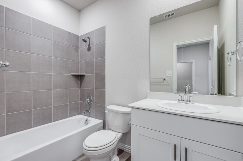 Building Photo - 4005 Turpin Dr