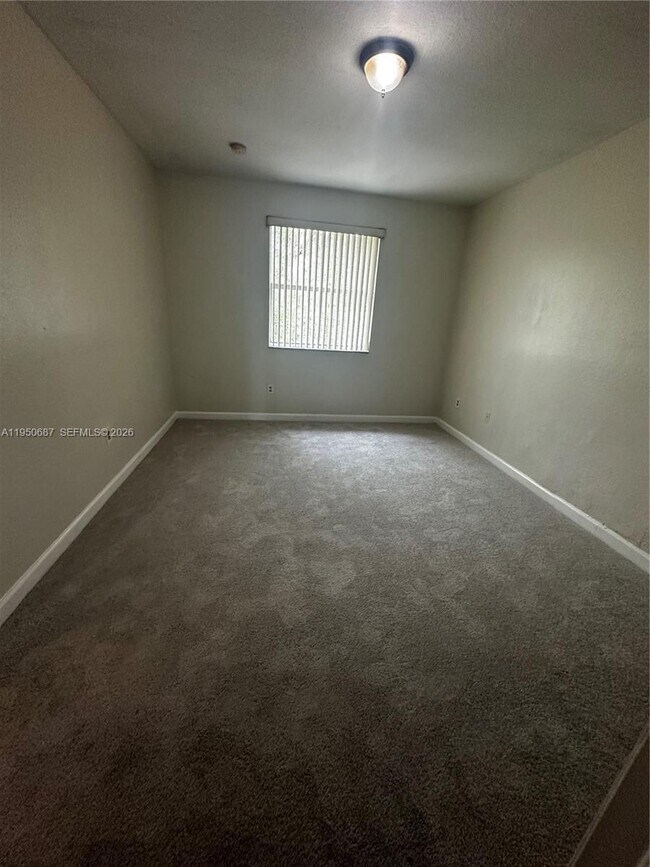 Building Photo - 2903 SE 17th Ave