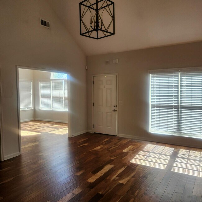 Building Photo - 1497 Castle Pines Cir