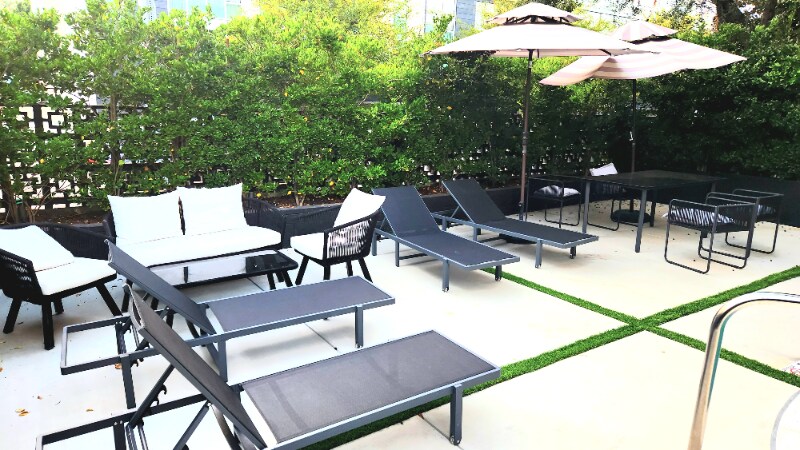 Building Photo - 310 S Almont Dr