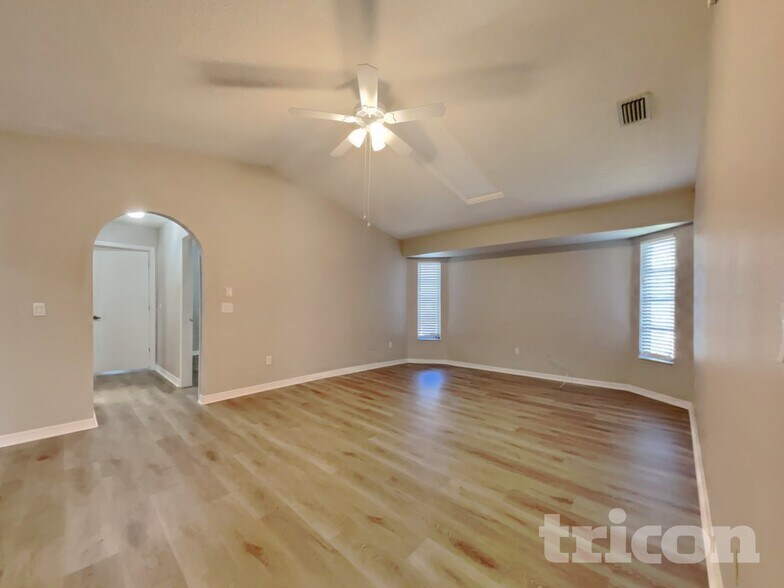 Building Photo - 7321 S Blue Sage