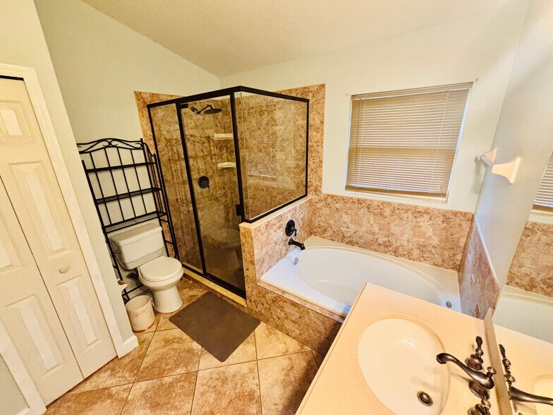 Building Photo - 4813 Fort Lee Ct