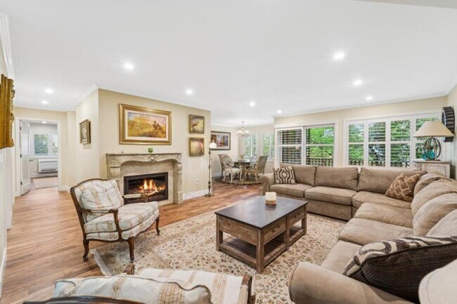 Building Photo - 2 bedroom in Bellevue WA 98004