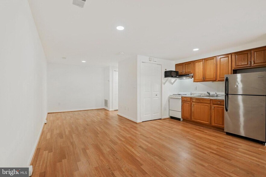 Building Photo - 9837 Hellingly Pl