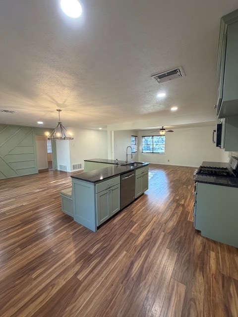 Building Photo - 725 Falcon Dr