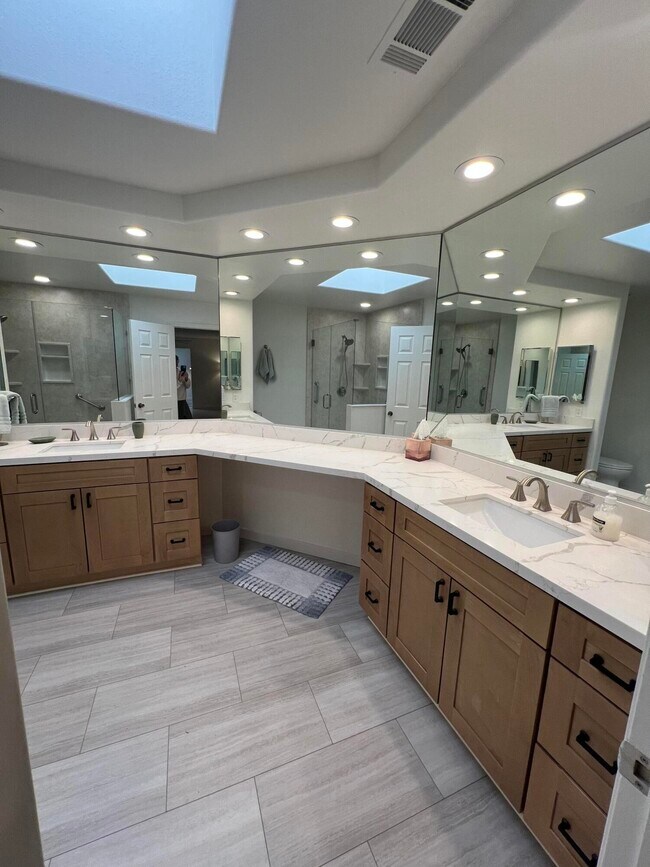 Building Photo - 289 Castellana N