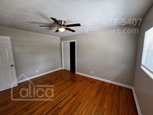 Building Photo - 1550 Starwan Rd E