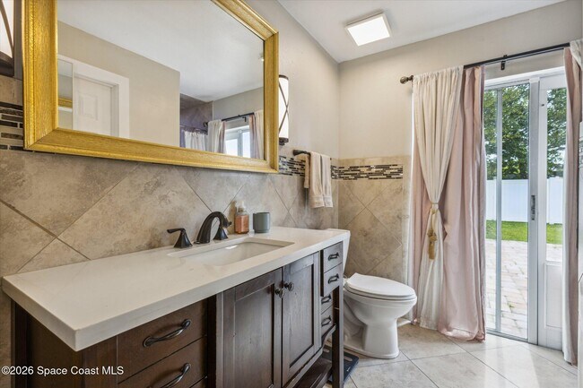 Building Photo - 2532 Kingsmill Ave