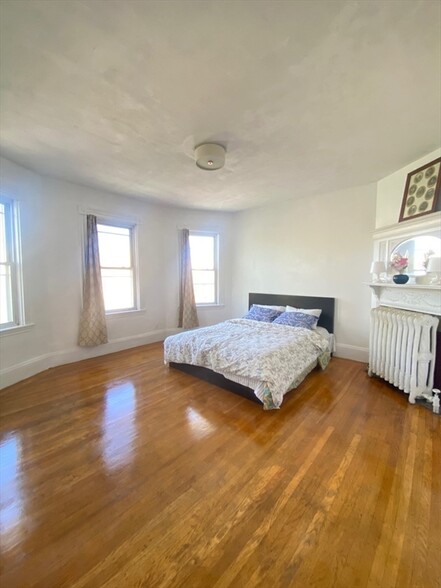 Building Photo - 58 Aspinwall Ave