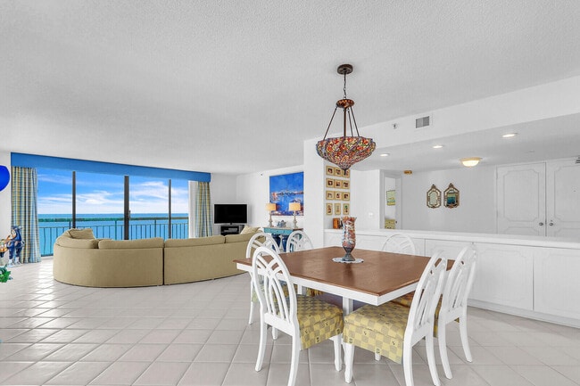 Building Photo - 4100 N Ocean Dr