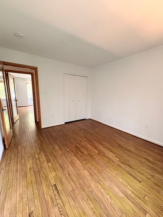 Building Photo - 2071 Golf Course Dr