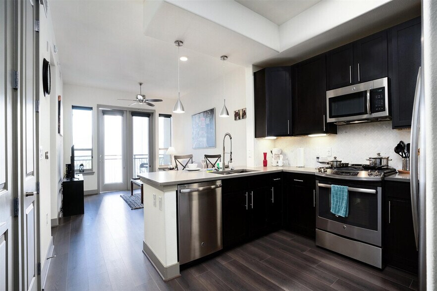 Building Photo - 800 Sorella Ct