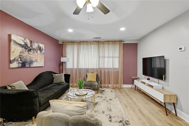 Building Photo - 3645 Peachtree Rd NE