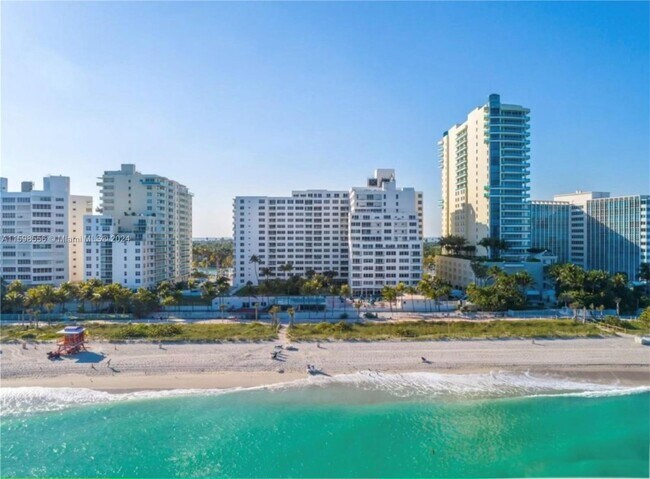 Primary Photo - 5005 Collins Ave