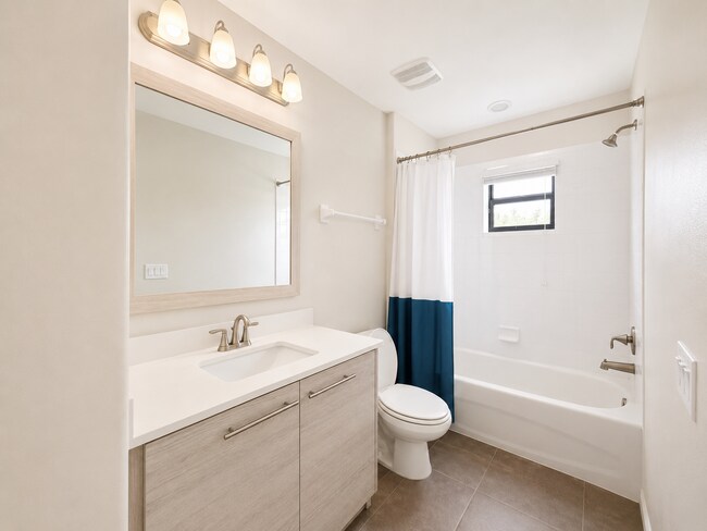 Building Photo - Expansive 6-Bed, 6.5-Bath on Angela's Avenue – Your Perfect Haines City Haven!