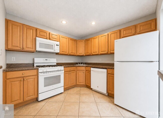 Building Photo - 482 Danbury Ln