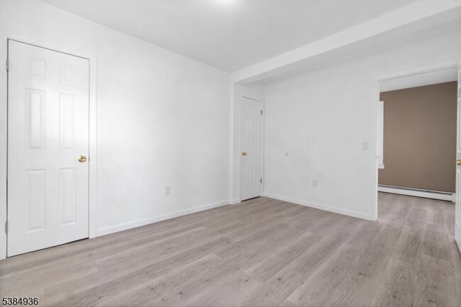 Building Photo - 29 Ligham St