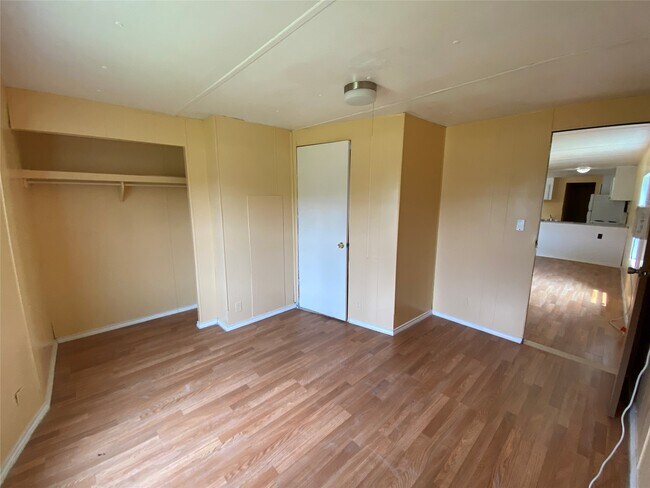 Building Photo - 205 Rd 3401