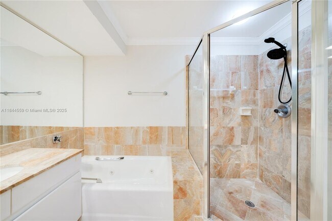 Building Photo - 888 Brickell Key Dr