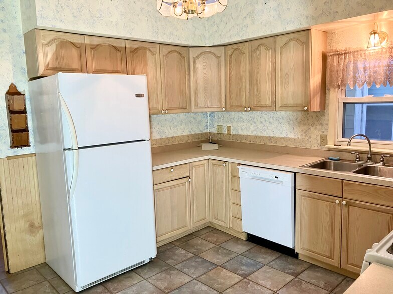 Building Photo - 58 Roanoke Pky