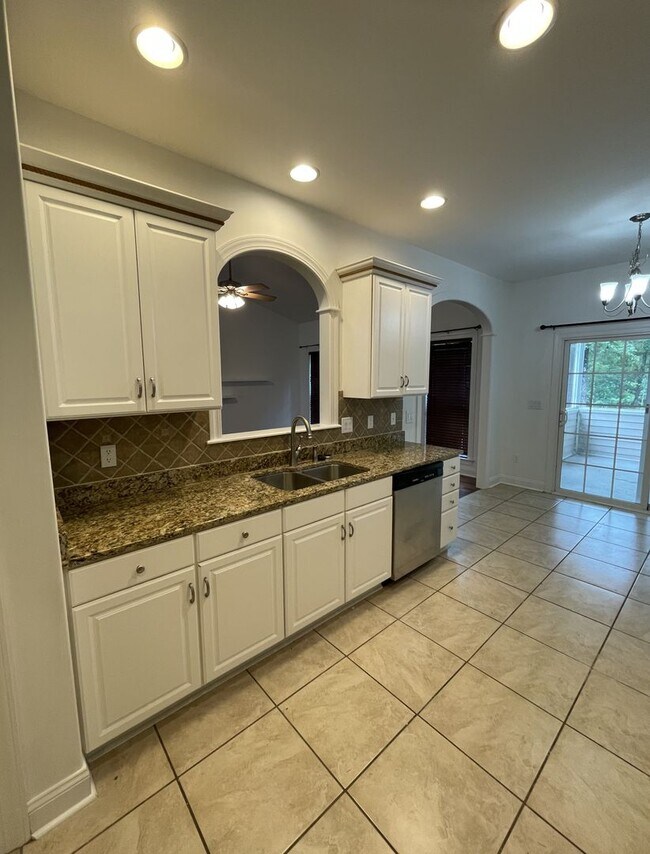 Building Photo - Move-In Incentive - $200 off first month's rent