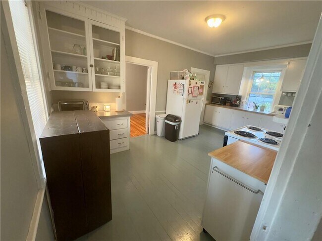 Kitchen - 45 Washington St