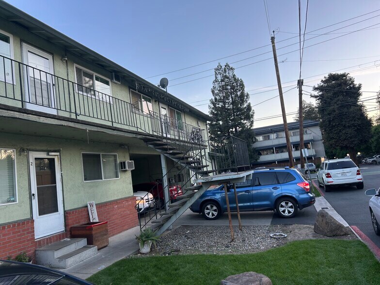 Building Photo - 1220 Detroit Ave