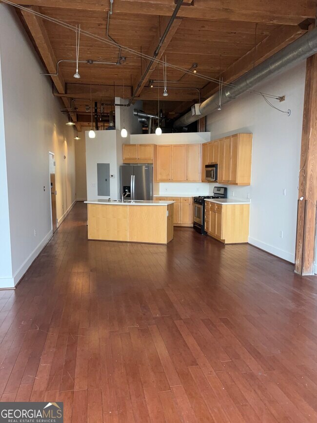 Building Photo - 204 Walker St SW