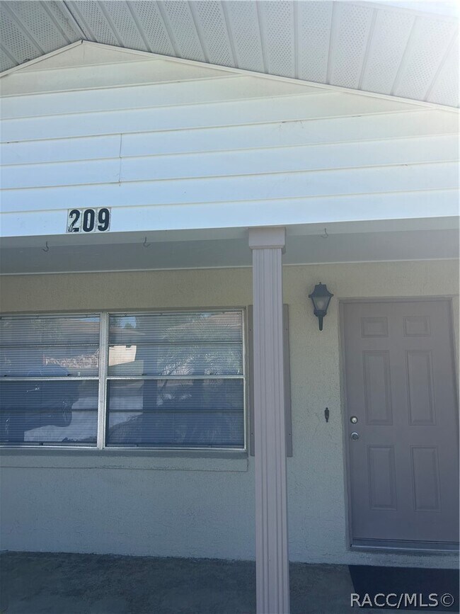 Building Photo - 209 S Tyler St