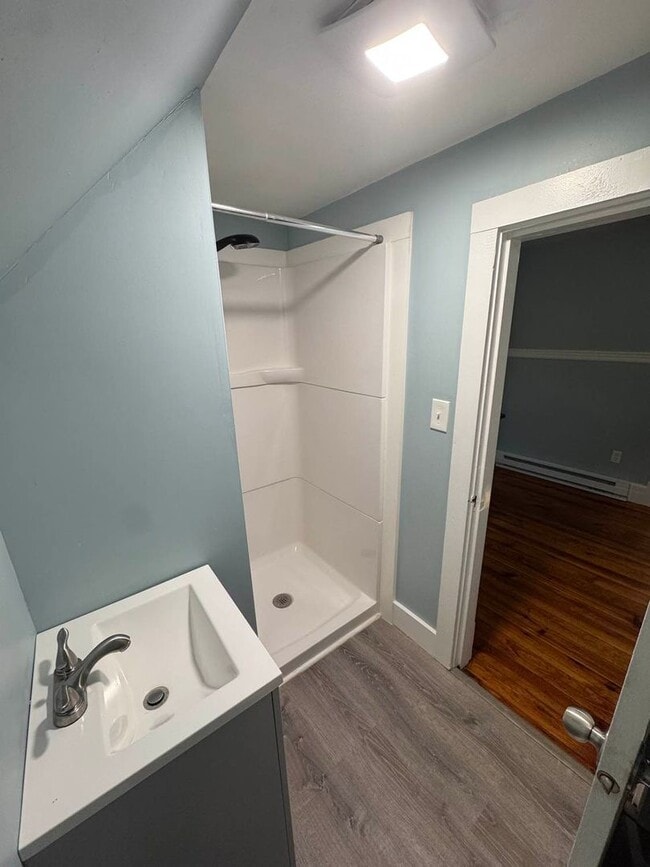 Building Photo - Charming 1-Bedroom Apartment in Russell, MA