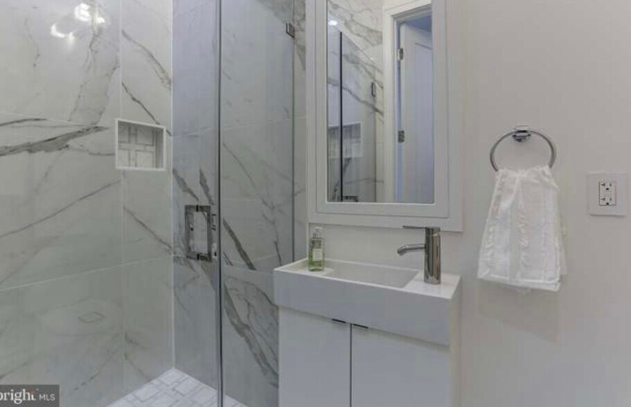 Building Photo - 1712 15th St NW